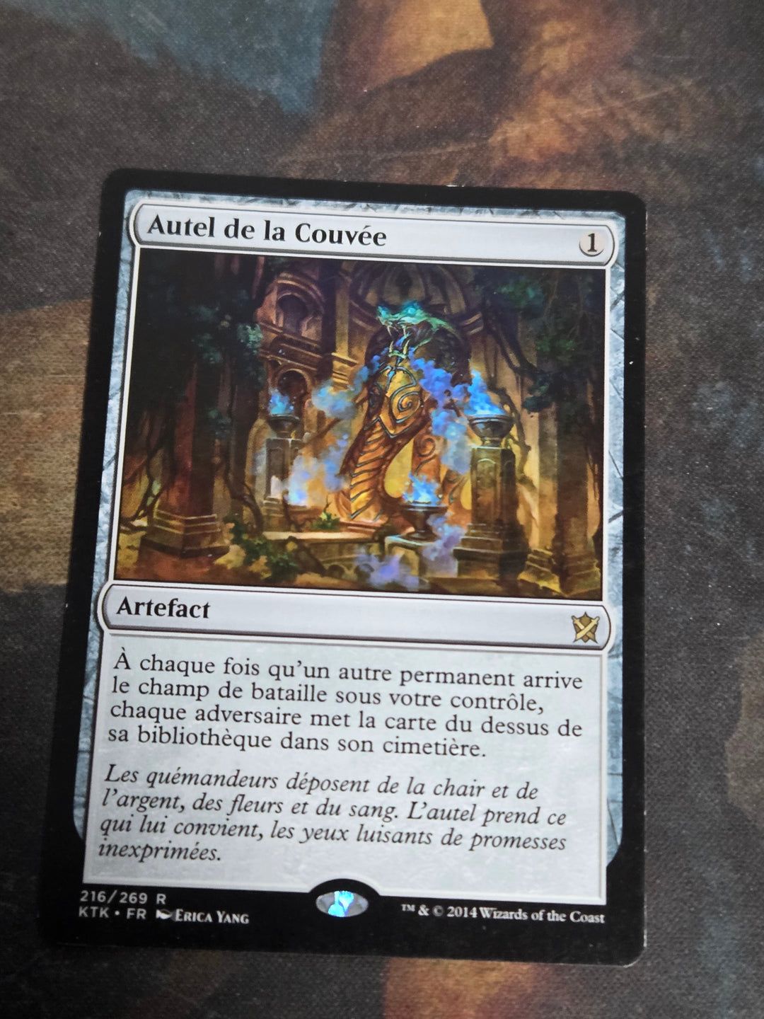 Altar of the Brood (KTK-216) - Khans of Tarkir (French)